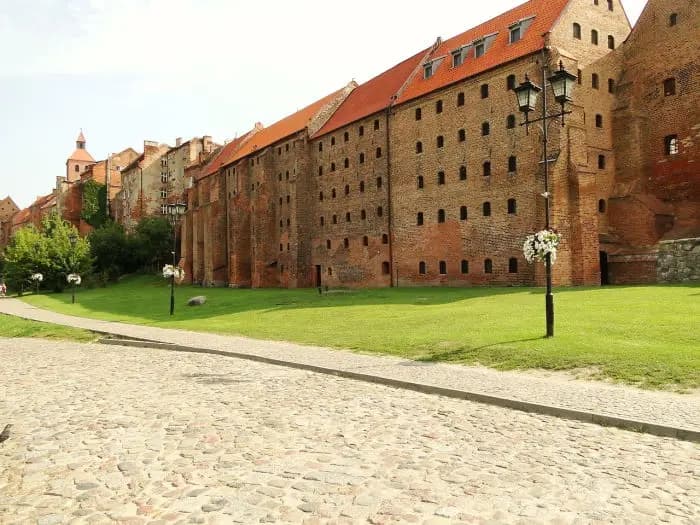 Awanse i wyróżnienie podczas Święta Policji w Grudziądzu