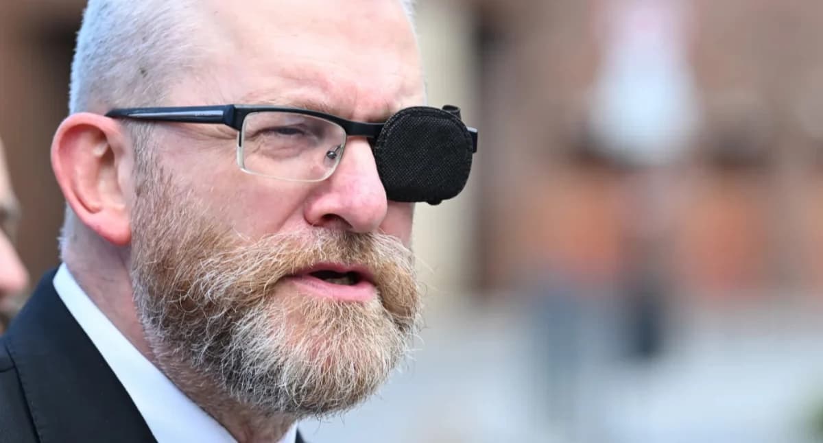 Czy Grzegorz Braun został ekskomunikowany? Watykan rozwiewa wątpliwości