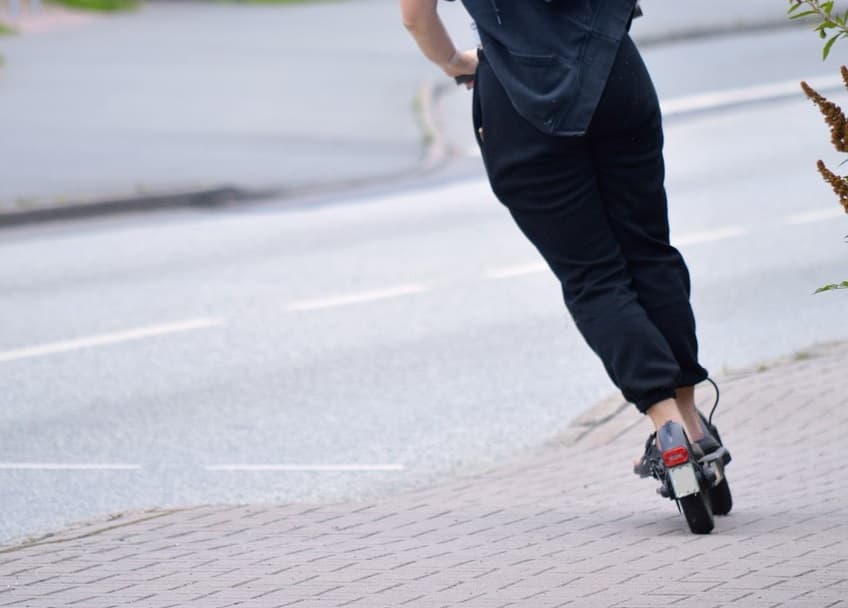 Hulajnogi elektryczne pod lupą. Policja przypomina najważniejsze zasady