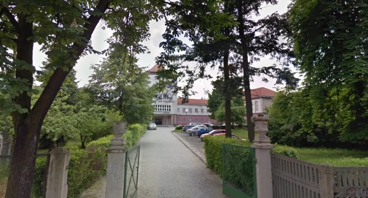 Matury 2025. Jak wypadł Zespół Szkół Zawodowych w Brzegu Dolnym? Liceum i technikum z różnymi wynikami