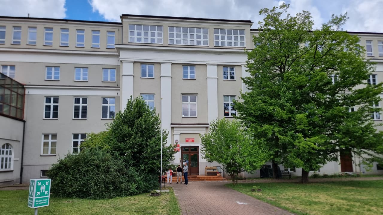 MIASTO Była uczelnia, jest szkoła, a będzie? Jeszcze nie wiadomo…