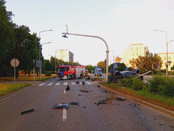MZDIK RADOM Skrzyżowanie Warszawskiej z Parkową bez świateł. Pijany kierowca zniszczył sygnalizację