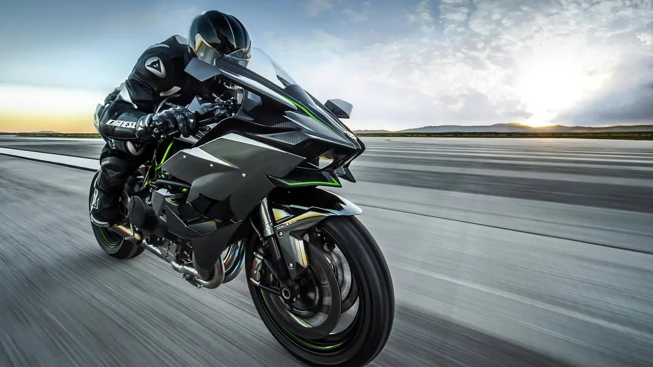Niebezpieczna jazda motocyklisty zakończyła się utratą prawa jazdy