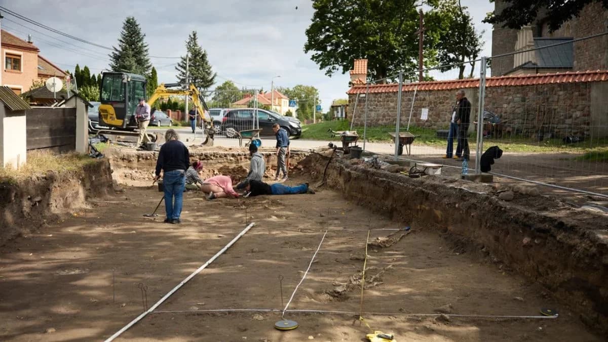 Niezwykłe znalezisko sprzed wieków podczas prac w ogrodzie. Zaskoczyło archeologów z woj. łódzkiego
