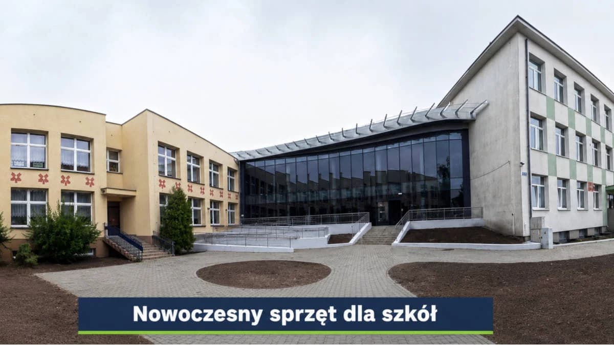 Nowoczesny sprzęt dla uczniów podstawówek z gminy Jarocin. Co trafi do szkół i ko to dostanie?