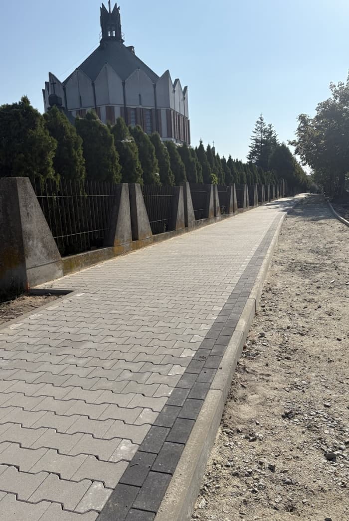 Nowy ciąg pieszo-rowerowy na ul. Biskupińskiej w Gnieźnie domknie pętlę wokół osiedla