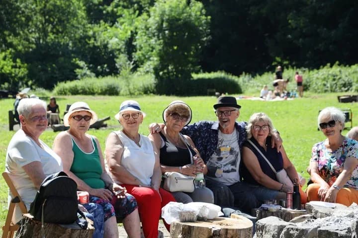 Piknik seniorów na Polance Redłowskiej pokazał siłę wspólnej zabawy