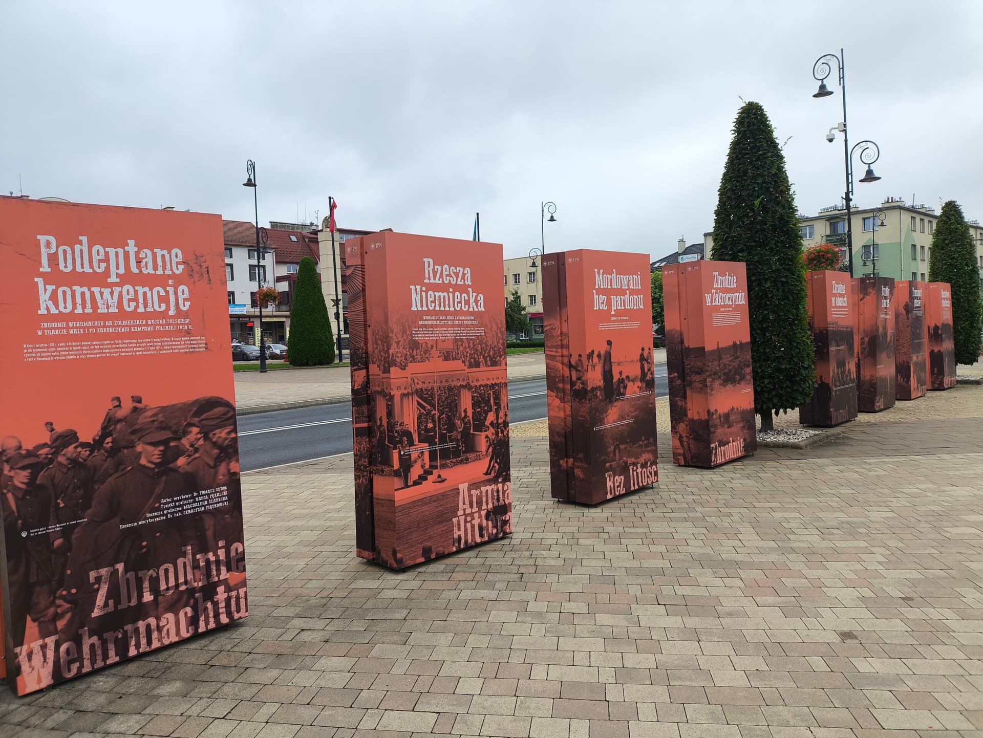 Ropczyce- Rynek : Wystawa o Zbrodniach Niemieckich