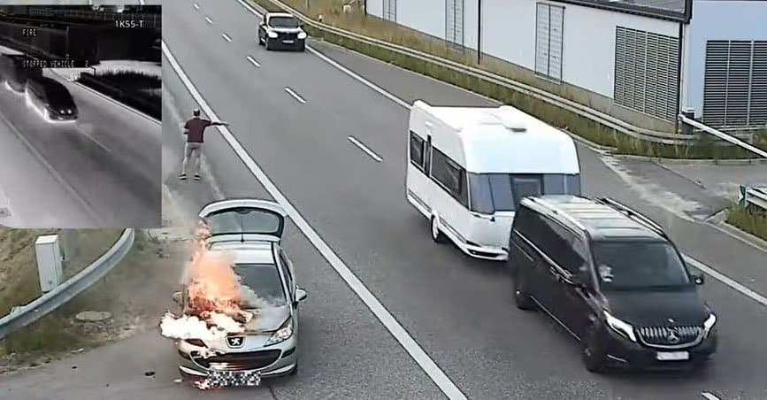 Samochód się pali na drodze - nikt nie chce pomóc