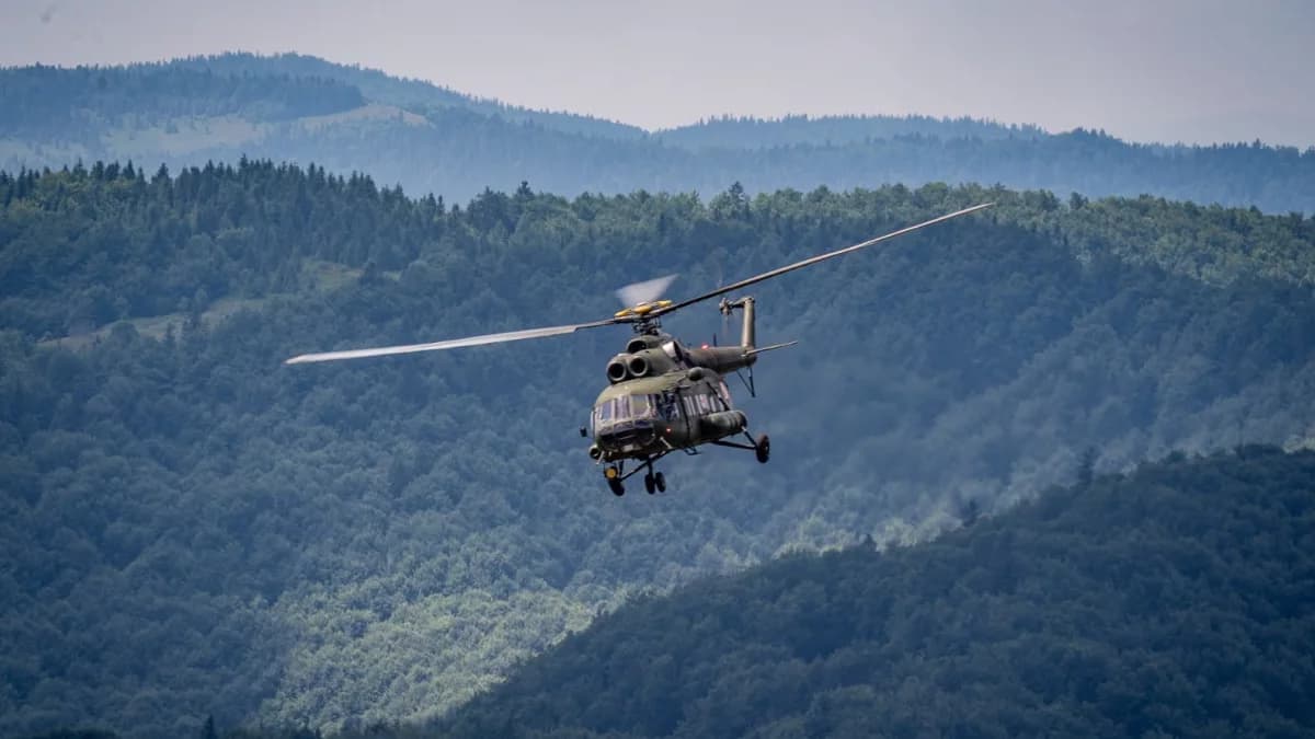 Śmigłowiec Mi-8 nad Beskidem Wyspowym (ZDJĘCIA)