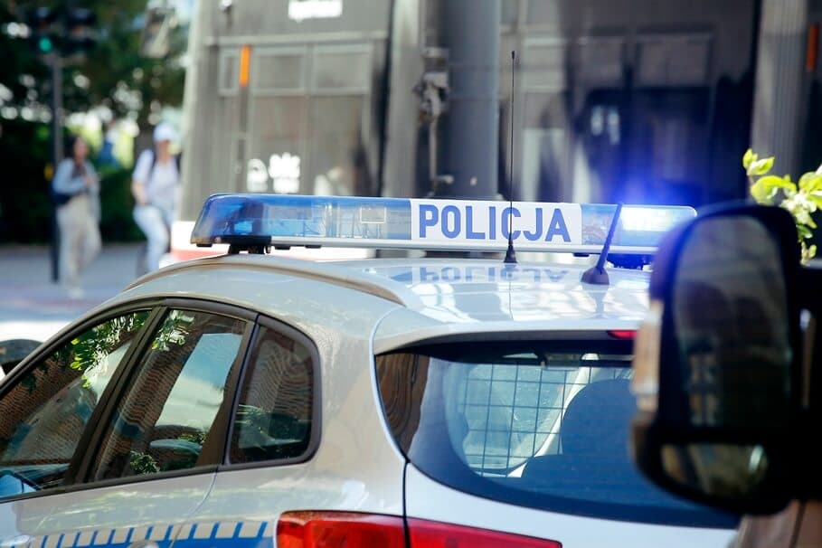 Tajemnicza śmierć na Wyżynach. Ciało mężczyzny pod balkonem jednego z bloków