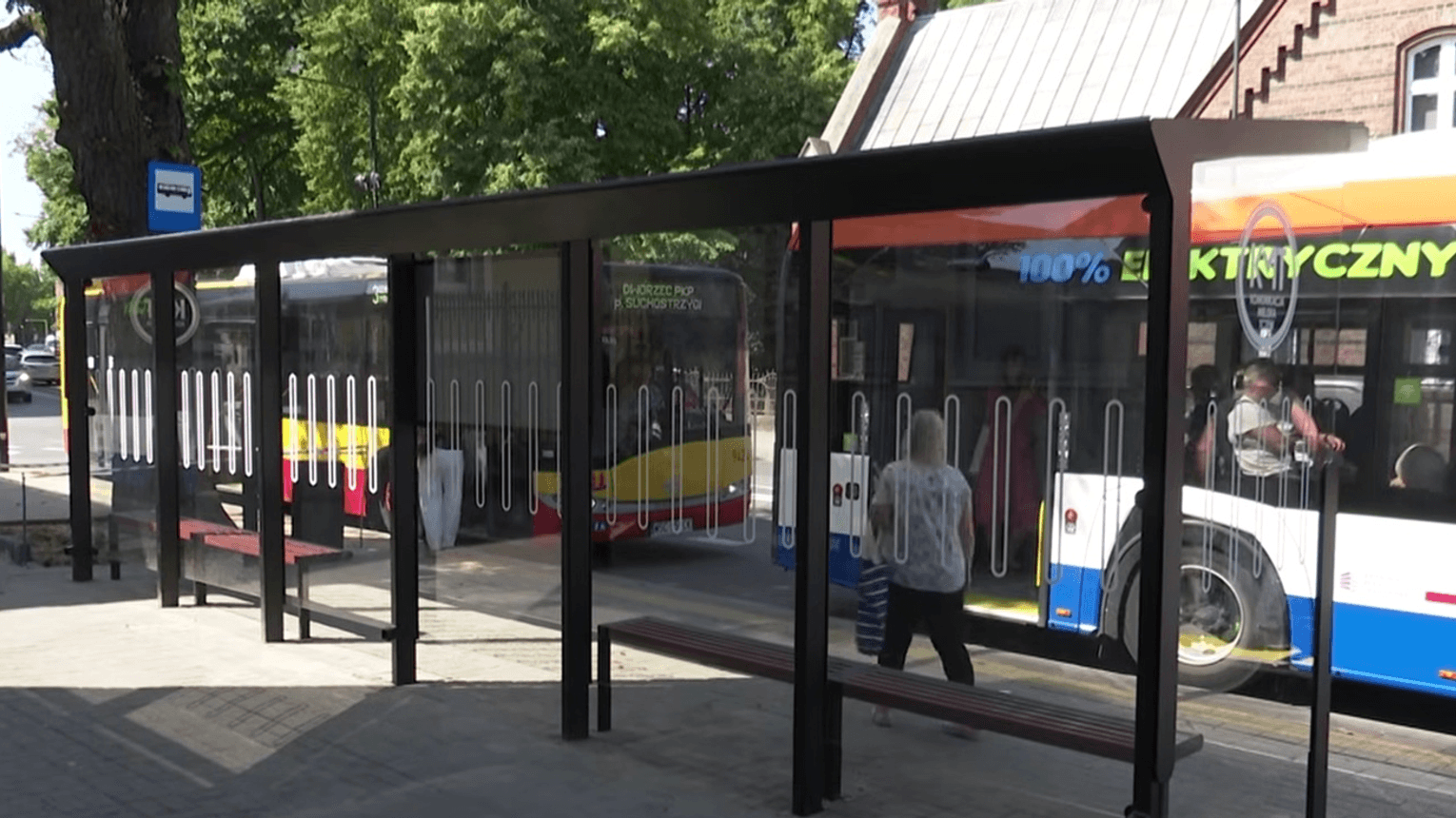 Urząd Miejski wymieni wiaty przystankowe. Na pierwszy ogień poszedł Plac Piłsudskiego