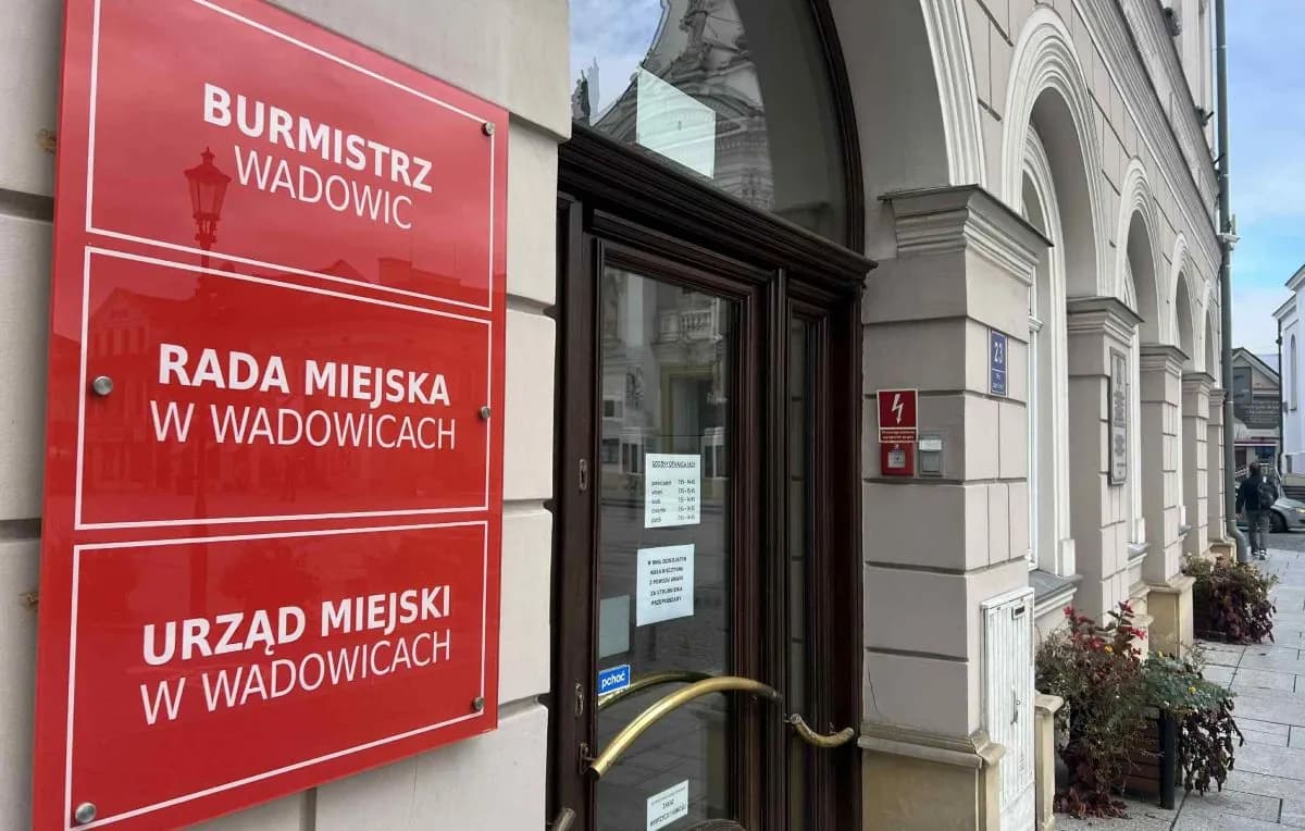 Wadowicki przetarg na autobusy pod presją. Burmistrz oddaje sprawę w ręce prokuratury