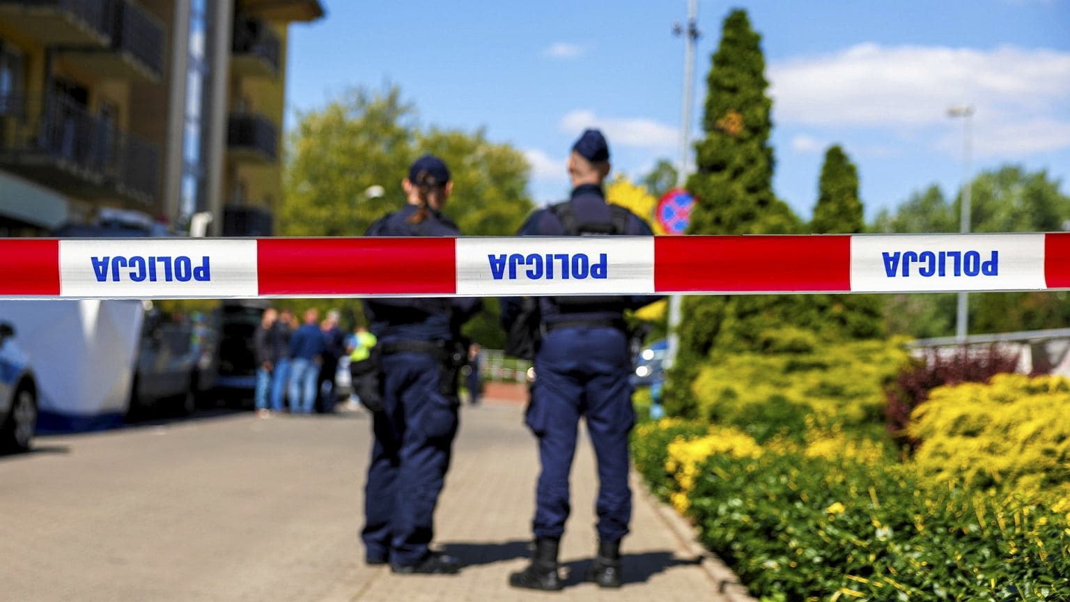 Policja przyjechała do fetoru z mieszkania. Lokator chciał uciec przez okno i zginął