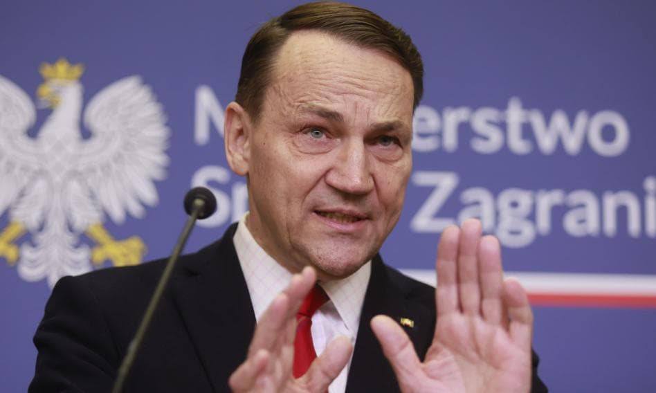 Sikorski studzi gorące głowy w Kijowie: Lepiej tonować emocje, to Ukraina potrzebuje wsparcia