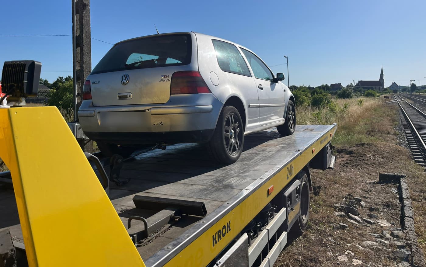 Policyjny pościg za kierowcą Volkswagena. Był pijany i nie miał uprawnień