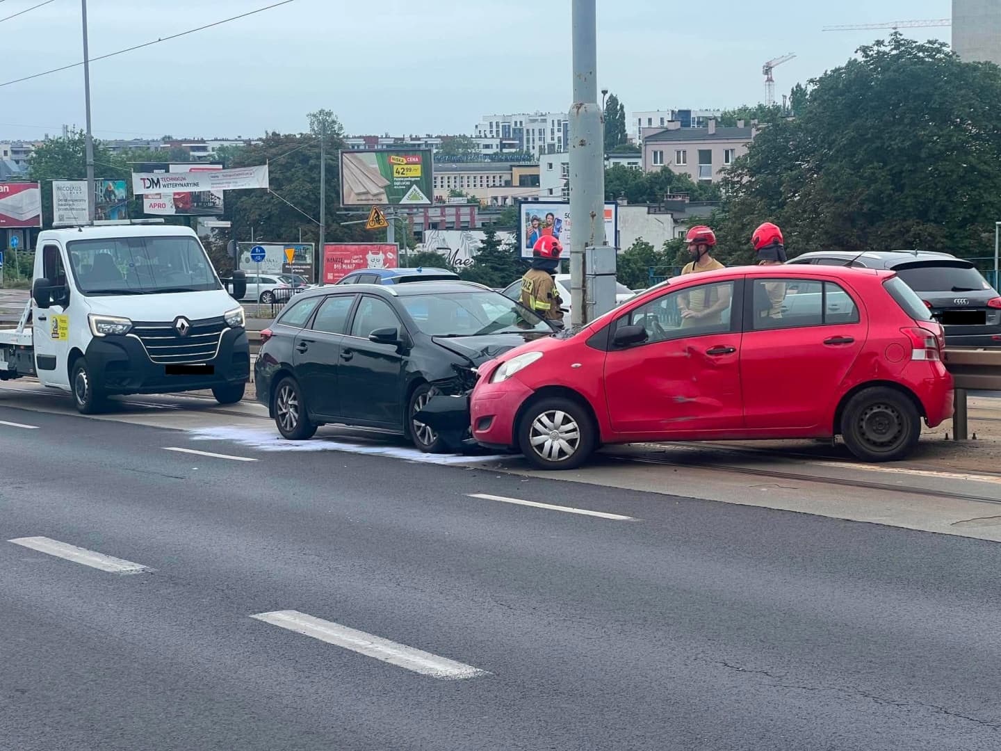 Wypadek na wiadukcie Kościuszki w Toruniu. Służby na miejscu