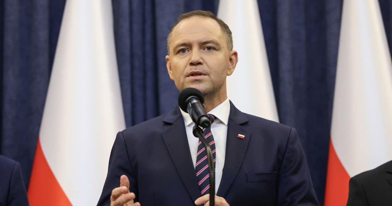 Incydent przed Pałacem Prezydenckim. Żądał spotkania, policja użyła siły