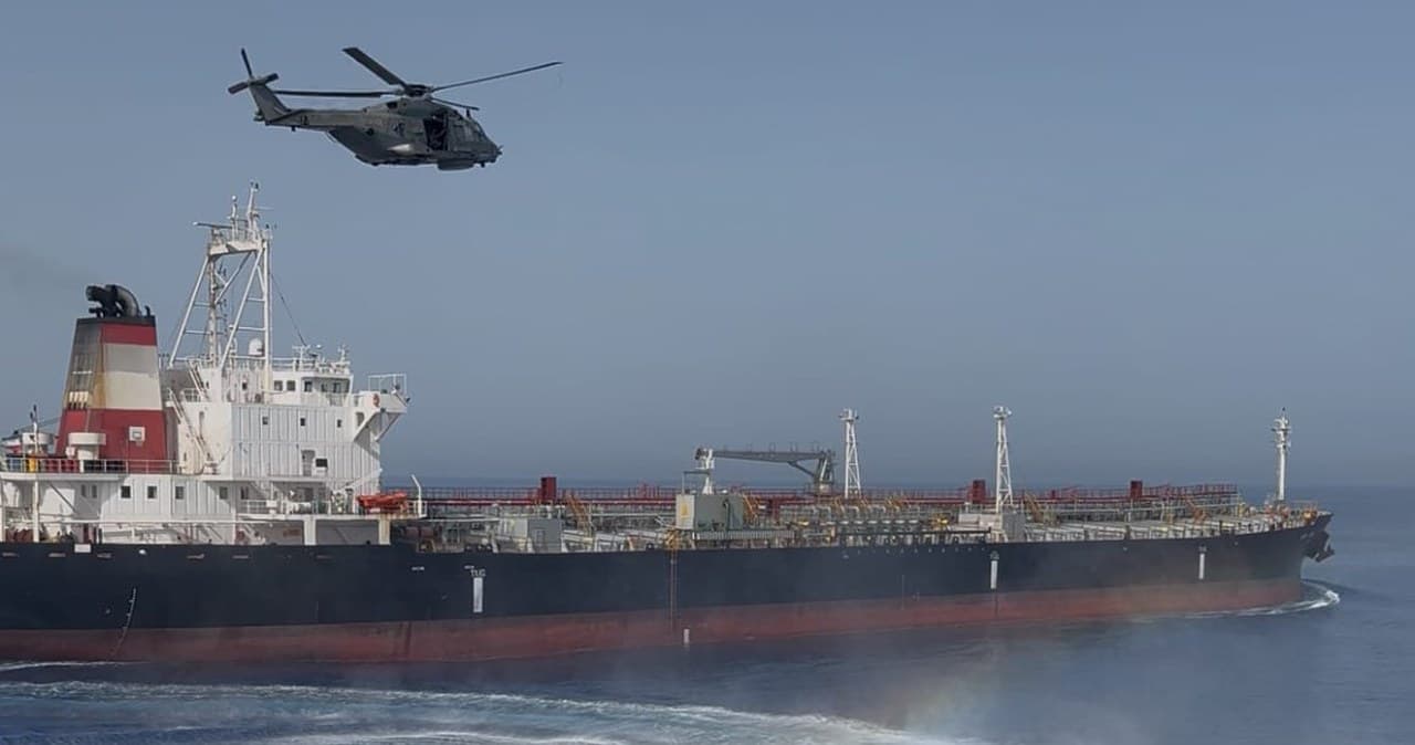 Abordaż na tankowcu "floty cieni". Spektakularna akcja na Morzu Śródziemnym