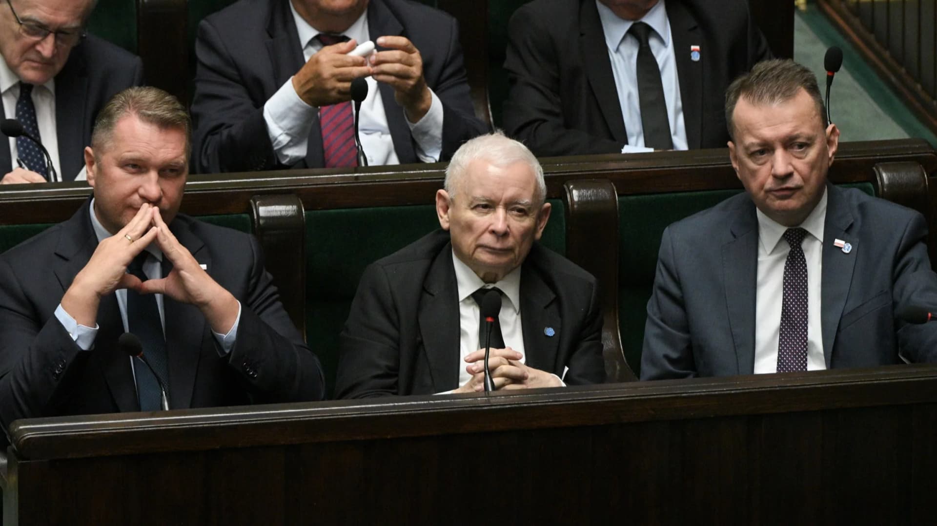 "Trzeba doprowadzić do porządku". Błaszczak: PiS nie może mieć dwóch kandydatów na premiera