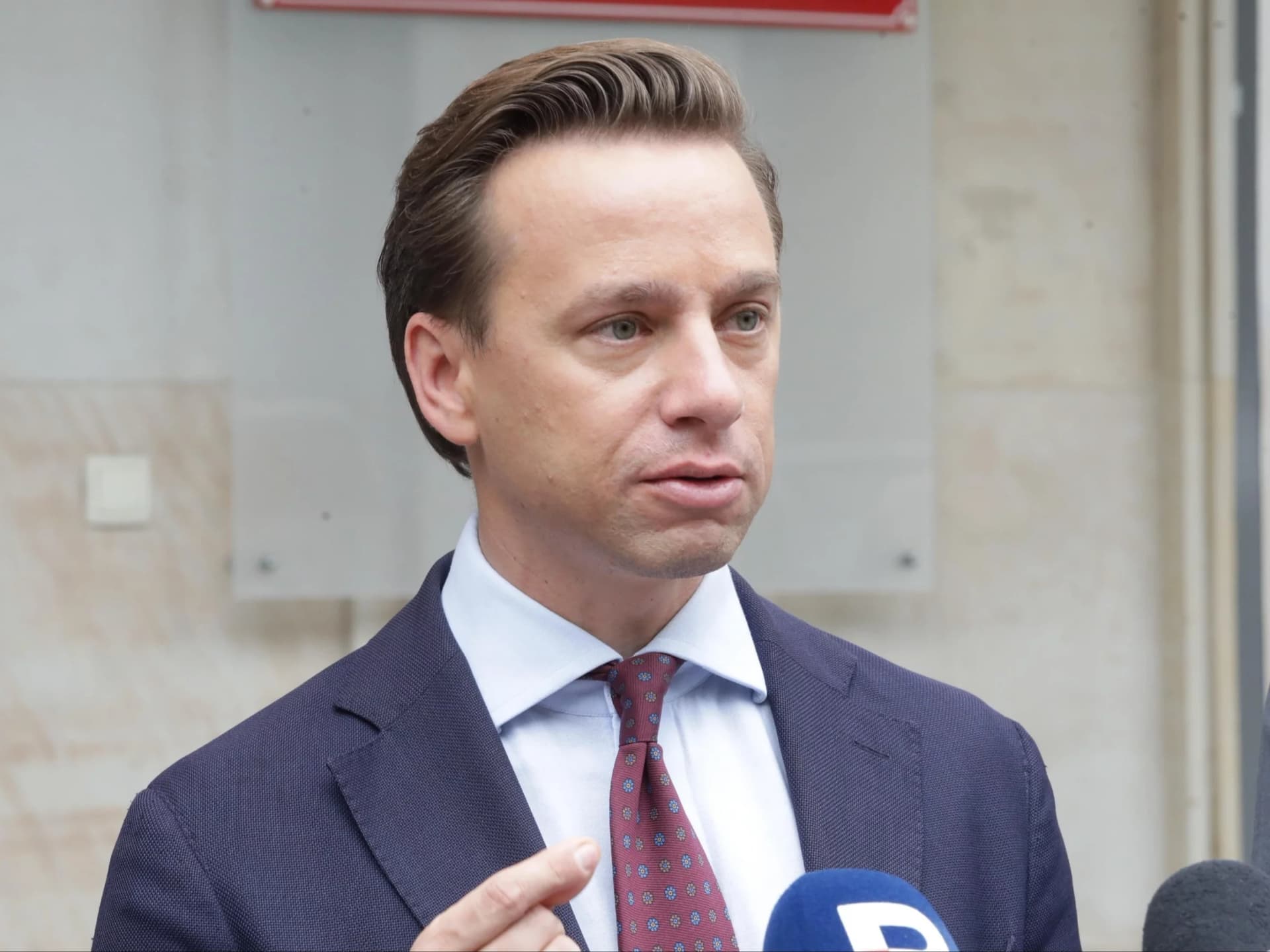 Bosak uderza w rządu Tuska. "Nawet nie wynegocjował niczego w zamian"