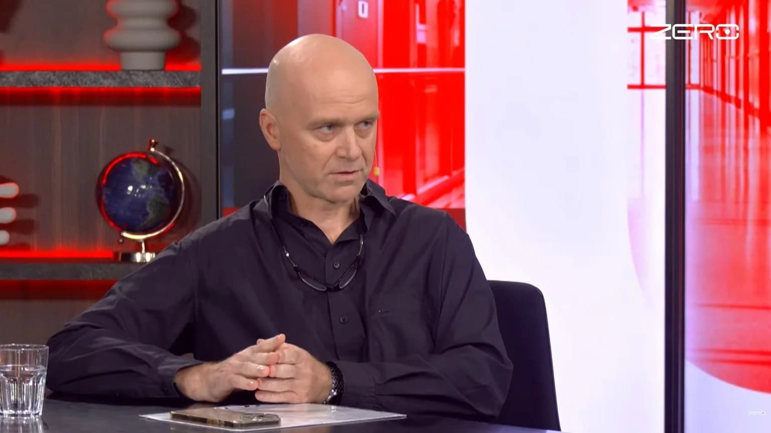 Internauci ocenili Jędrzejewskiego. "Wiarygodność wzmacniają trzy elementy"