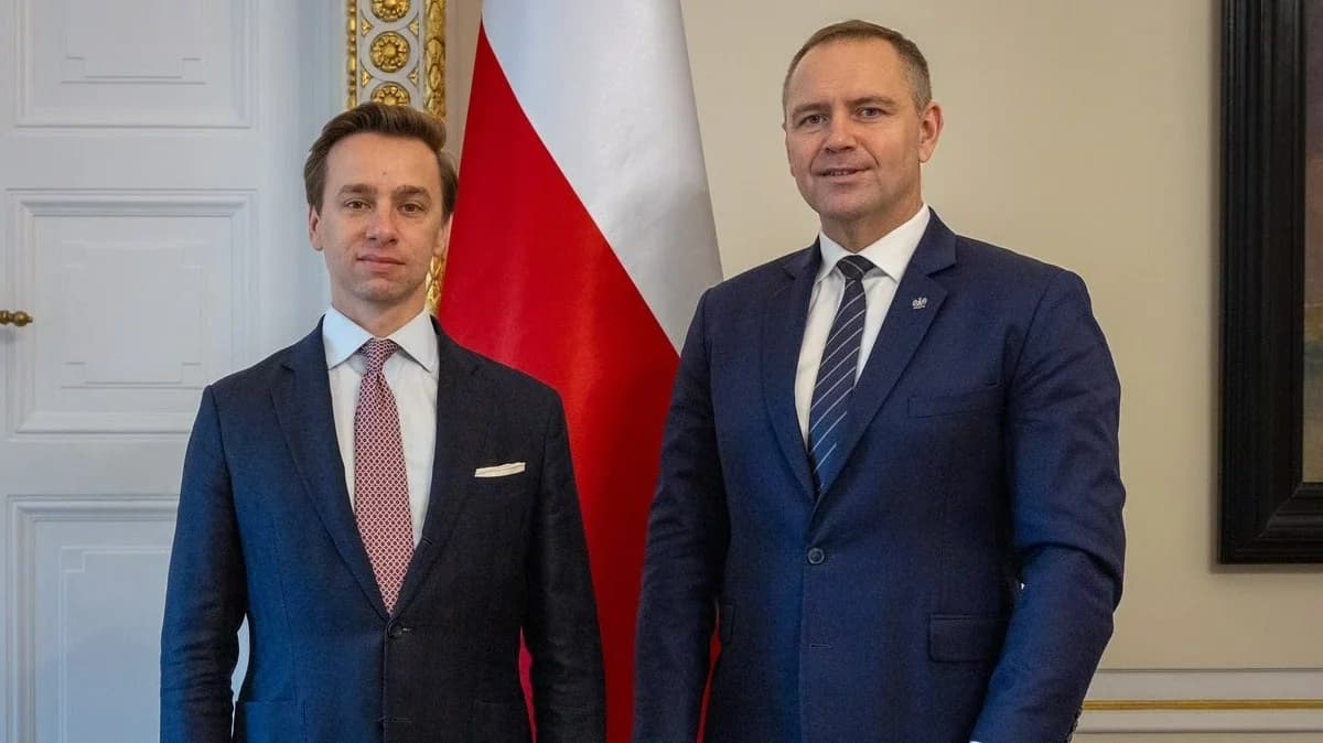 Bosak rozmawiał z Nawrockim o pakcie senackim. "Ma stanowisko podobne do mojego"