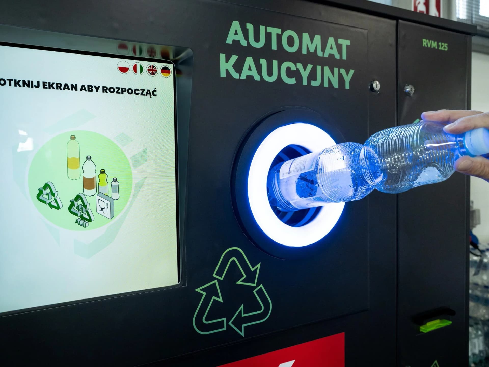 Problemy z systemem kaucyjnym. Coraz więcej skarg na zwrot butelek i puszek