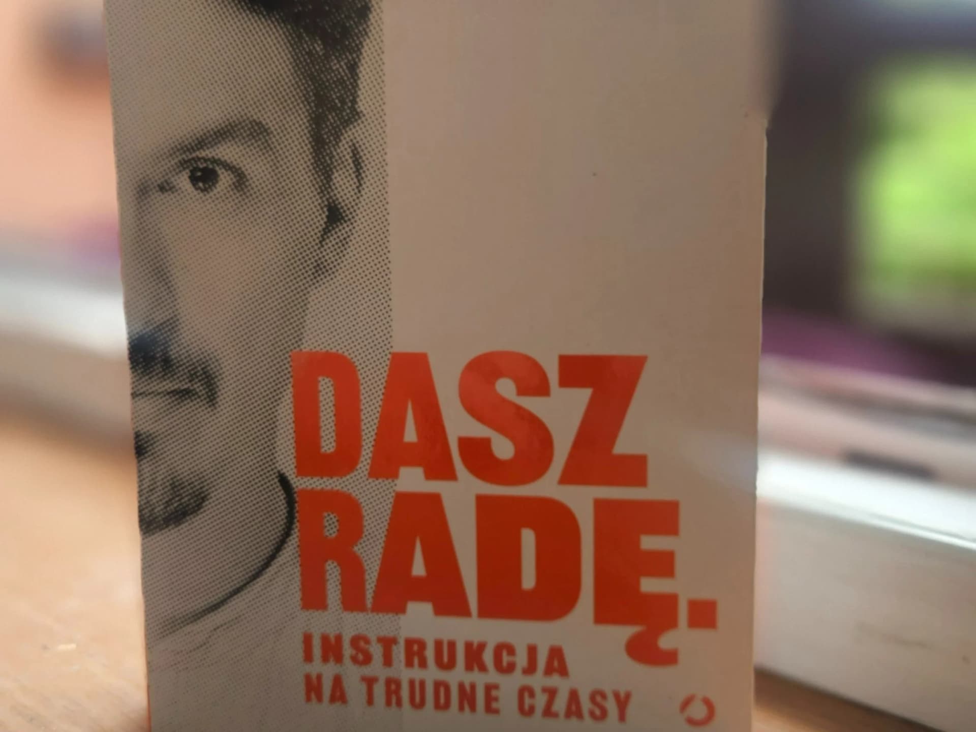 „Dasz radę”. Podróżnik napisał bezwzględny podręcznik przetrwania... w pracy i w domu