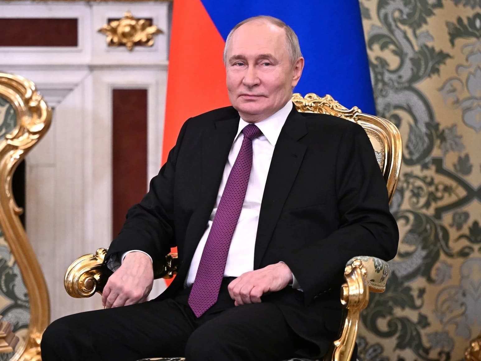 Rosjanie walczą o benzynę. Putin wzywa do budowy paliwowych samowarów