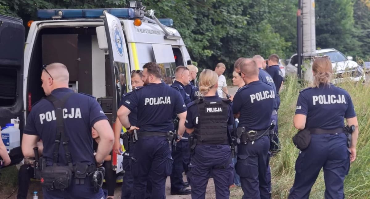 73-latka z gm. Wiązowna odnaleziona po godzinach poszukiwań. Walka z czasem w ekstremalnym upale
