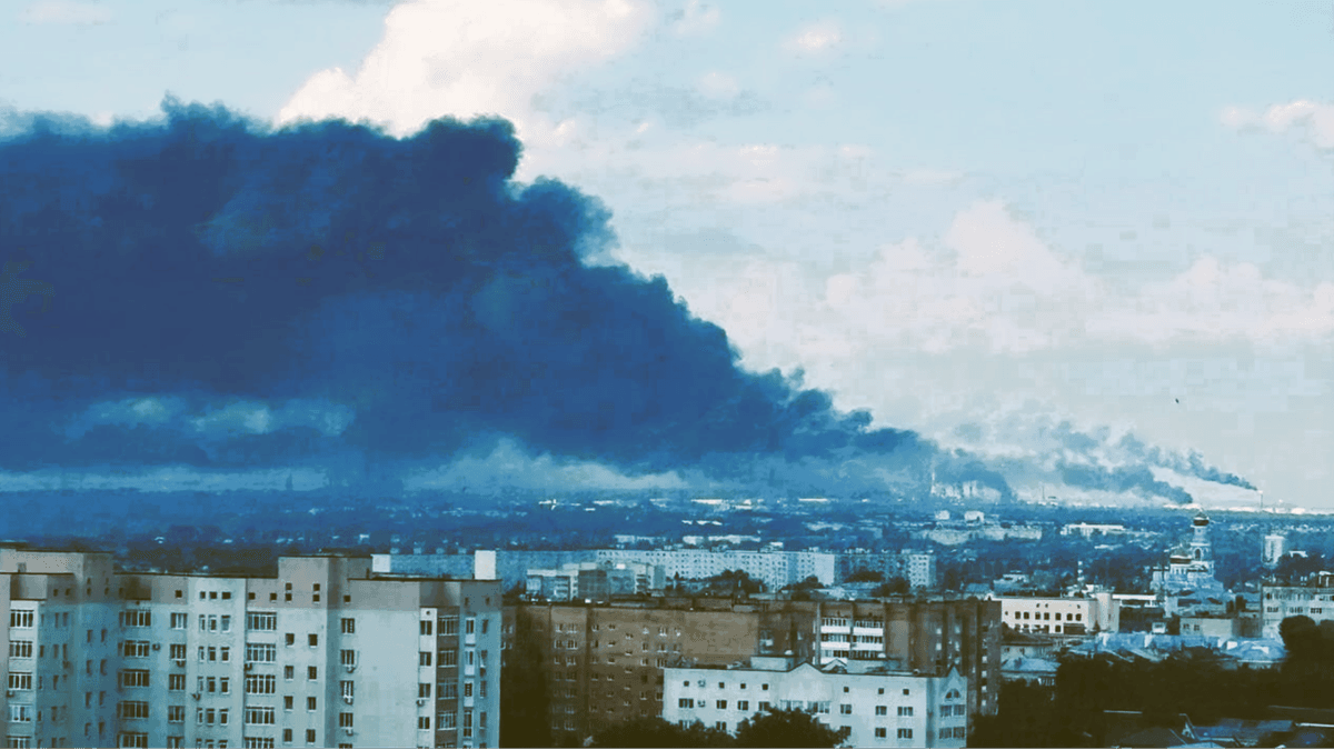 Poranny atak na Rosję. Płonie strategiczny zakład Rosnieftu