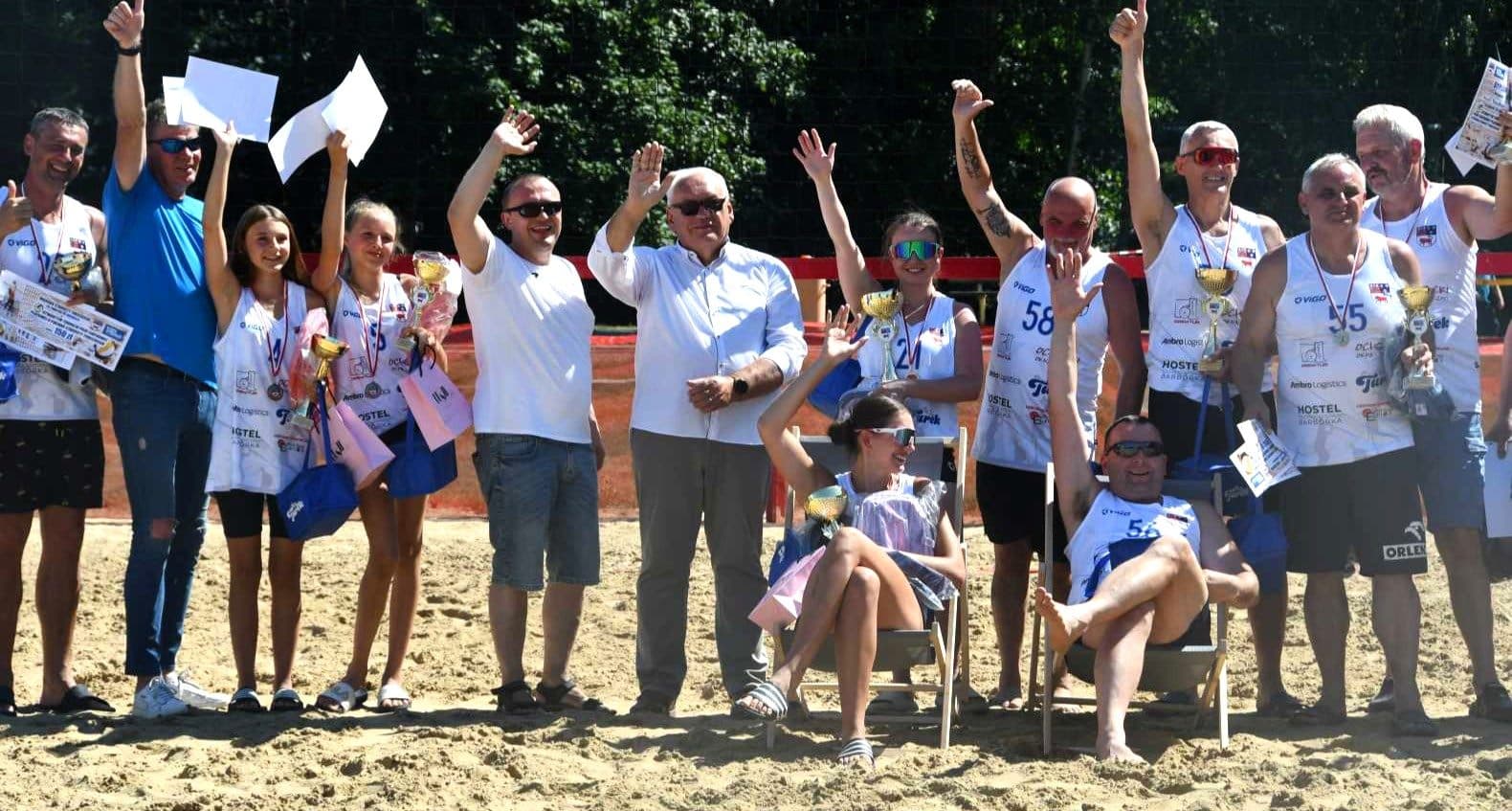 Zmagania w piłce siatkowej o Puchar Starosty Tureckiego zakończone