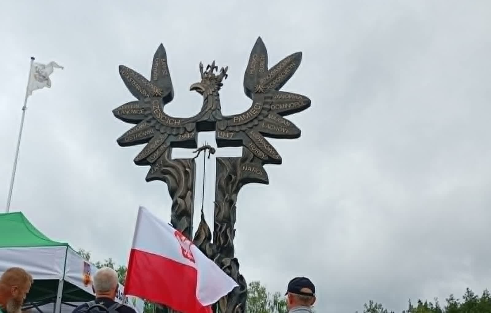 Read article: Domostawa: Uroczystości pod Pomnikiem 'Rzeż Wołyńska’ i odsłonięta ściana pamięci