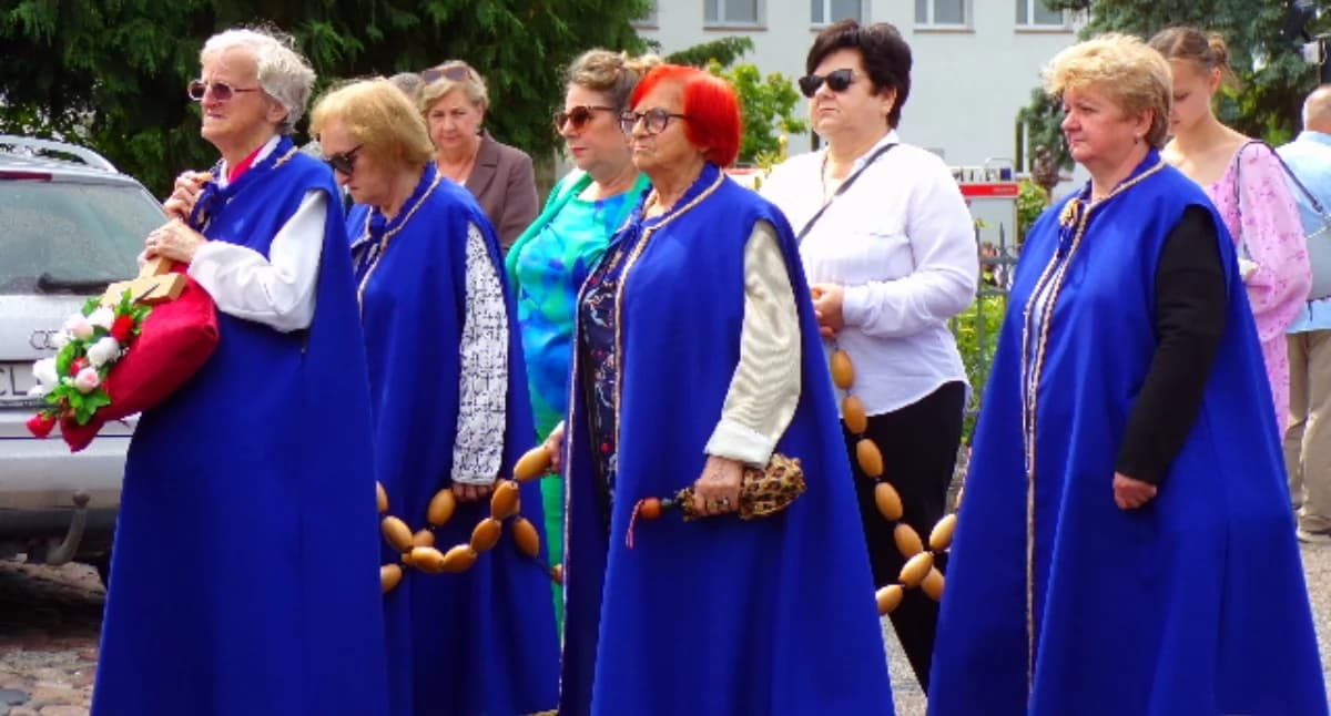 Procesje zgromadziły tłumy
