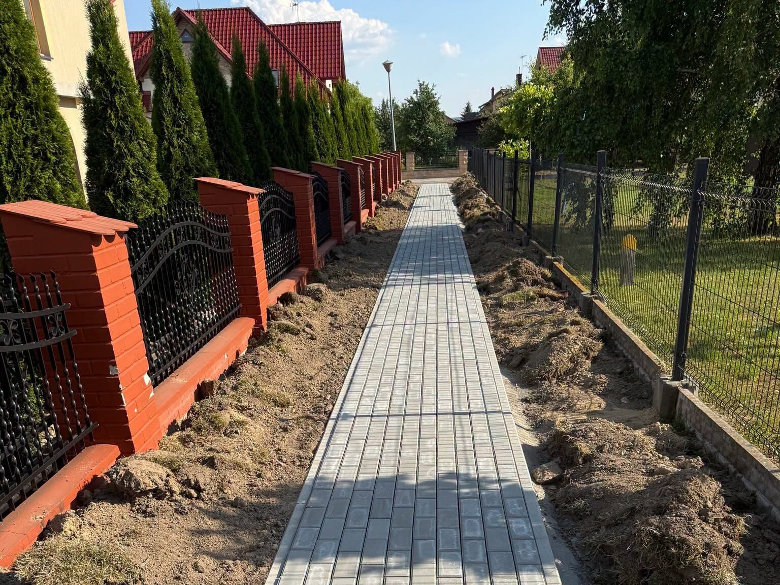 Nowy chodnik przy ulicy Okulickiego w Kańczudze
