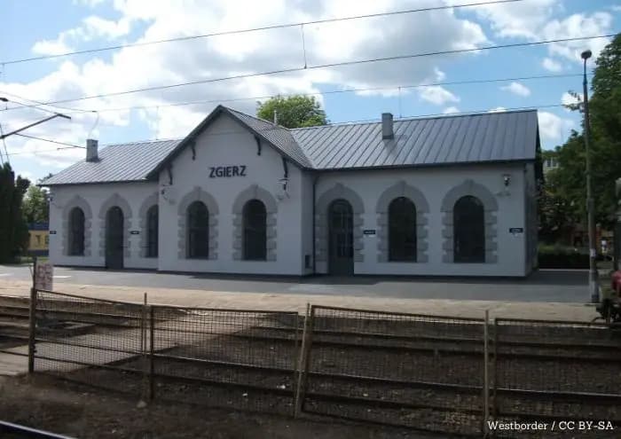Burze nad Zgierzem uderzą najmocniej po południu. IMGW ostrzega przed wiatrem i gradem