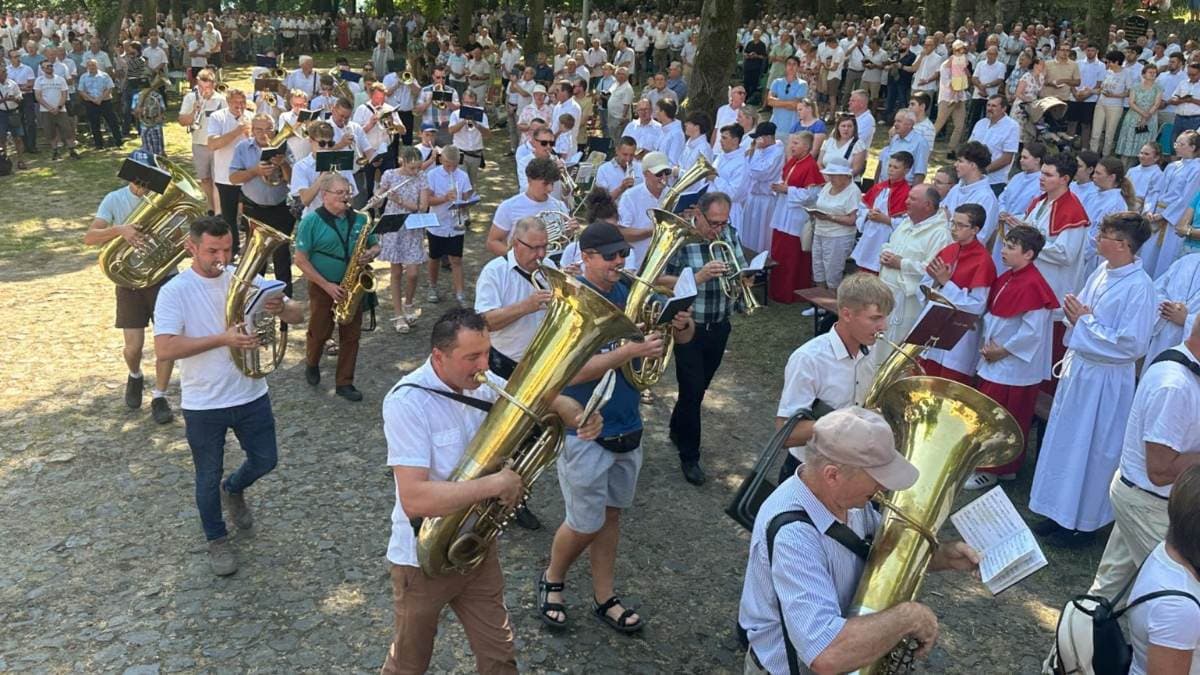 Pielgrzymka mężczyzn na Górę Świętej Anny 2026. Część szła kilka godzin