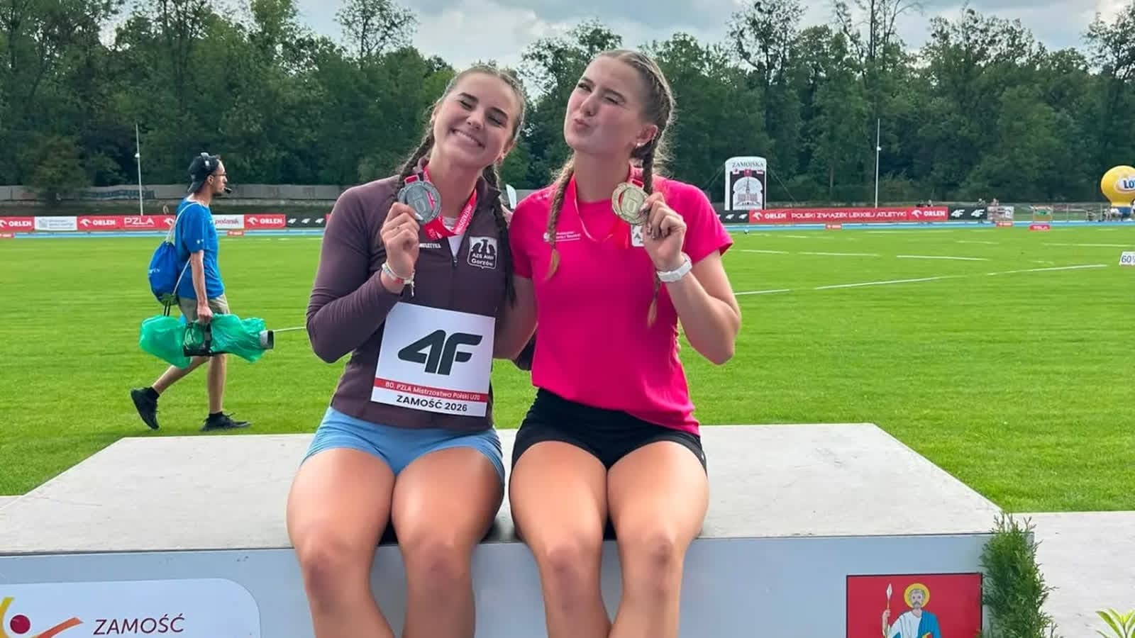 Ostatnia Prosta: lekka atletyka, koszykówka, piłka nożna i kajakarstwo