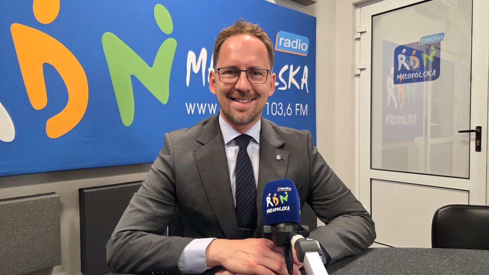 Koniec roku szkolnego. W Tarnowie nagrodzono najlepszych uczniów z każdej szkoły tytułem Prymusa