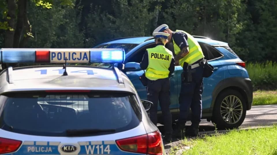 Mimo zakazów i alkoholu wsiedli za kierownicę. Teraz odpowiedzą przed sądem