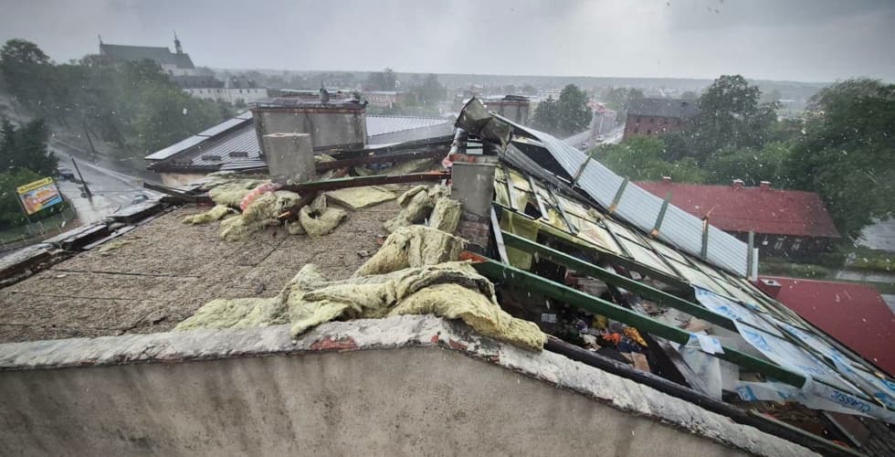 Uszkodzony dach rozwadowskiego bloku to poważna sprawa