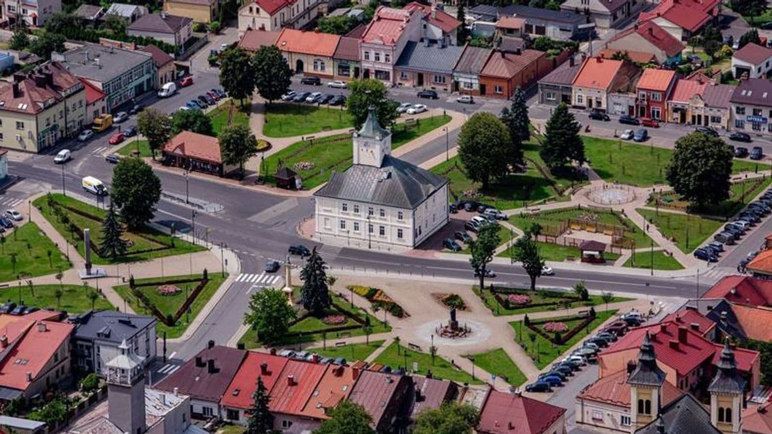 Burmistrz Skoczylas i mieszkańcy protestują przeciwko ustawie. Wspierają ich Poseł Dziedzic i Starosta Jarosz