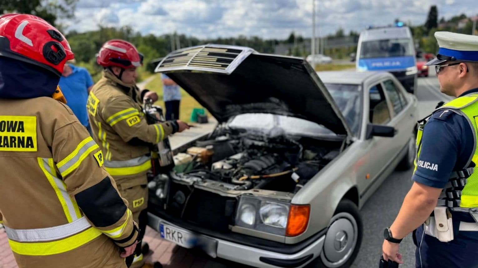 Pożar w komorze silnika Mercedesa