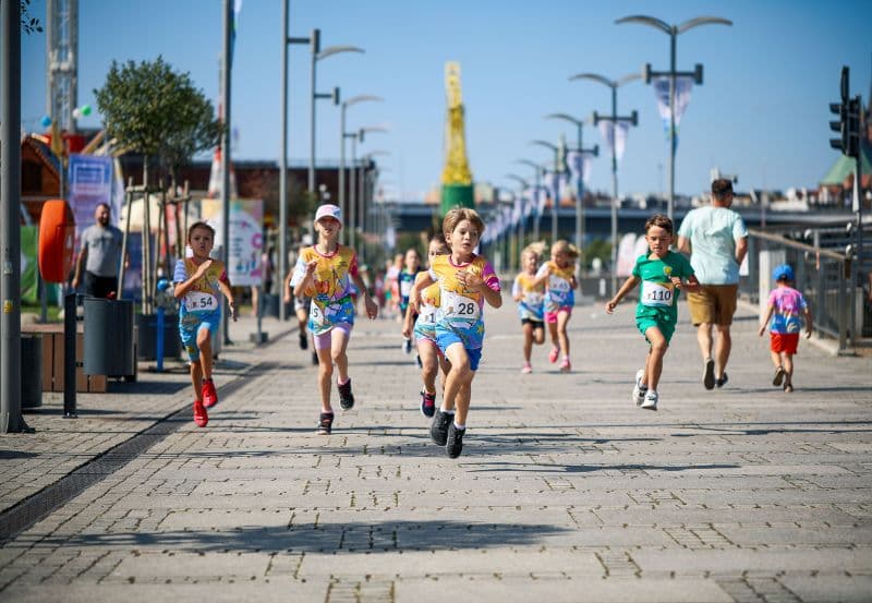 Biegowe Bulwarove 2026 w Szczecinie. Letni cykl biegów nad Odrą