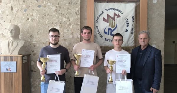 Uczniowie RCEZ w Nisku wśród najlepszych w kraju