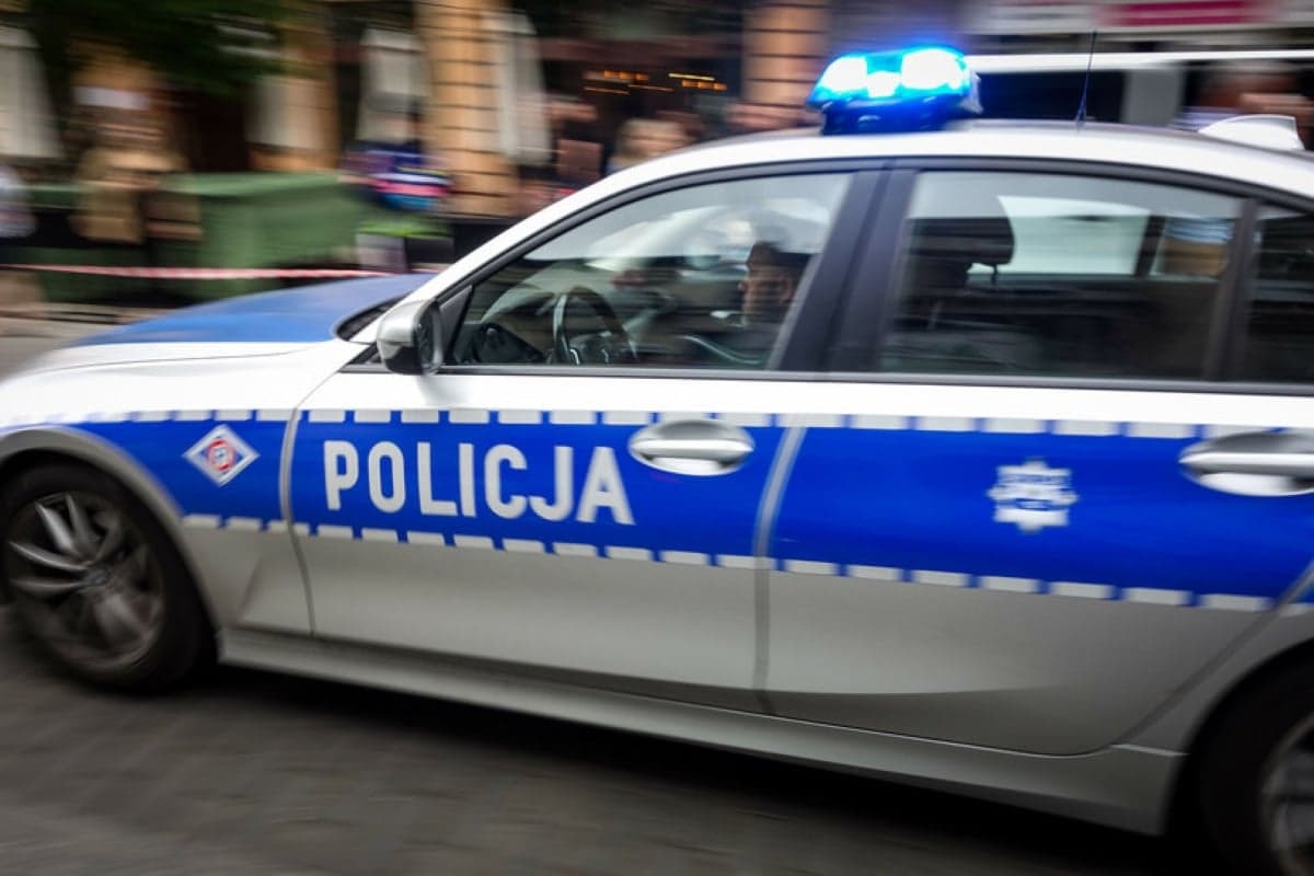 Pościg i obława w Olsztynie. Kierowca porzucił auto, policja przeczesuje miasto