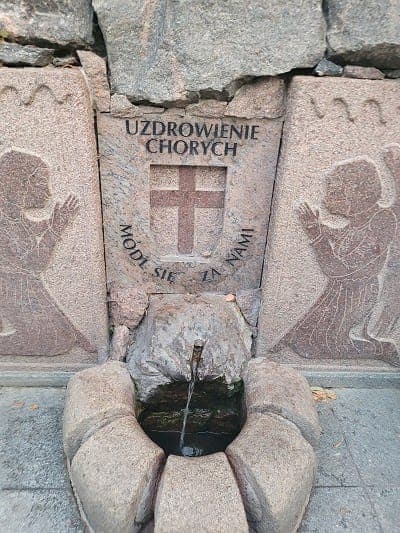 Wakacyjne wędrówki: Po relikwie Błogosławionych (ks. J. Popiełuszki oraz ks. M. Sopoćko): cz. 2. Święta Woda.