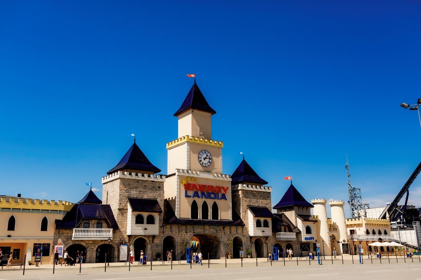 Energylandia rozdaje maskotki wszystkim przebranym...
