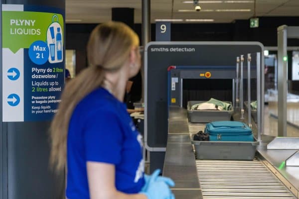 Co nowego Skanery 3D już pracują w Porcie Lotniczym Gdańsk Port Lotniczy Gdańsk uruchomił nowoczesne skanery prześwietlające bagaż podręczny pasażerów. Dzięki ich użyciu, kontrola... Zobacz więcej